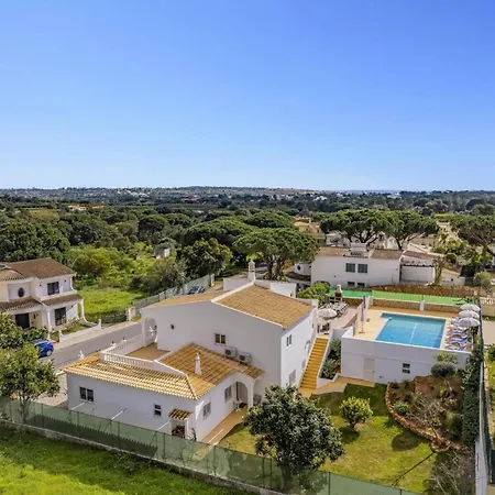 Duas Sentinelas By Villa *