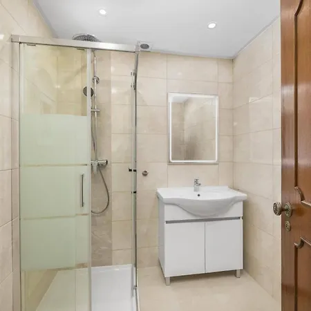 Duas Sentinelas By Villa Cabeco de Camara