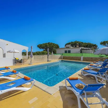 Villa Duas Sentinelas By *