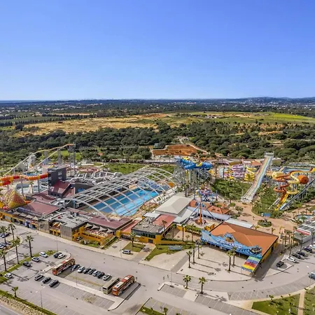 Duas Sentinelas By Villa *